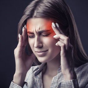 Ból głowy - kiedy do lekarza? Objawy alarmowe